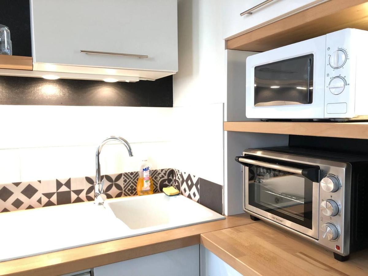 Le Noir Bois Et Blanc - Studio - Wifi - Centre Ville - Entree Autonome Quimper Esterno foto